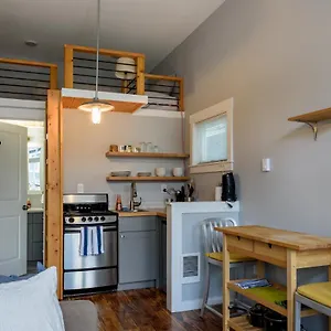  Holiday home Kabino's Tiny House: Cozy Loft In
